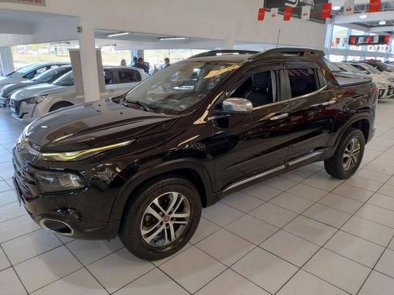 FIAT TORO 2.4 16V MULTIAIR FLEX FREEDOM AT9 FIAT TORO 2.4 16V MULTIAIR FLEX FREEDOM AT9